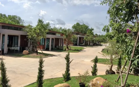 Nutchana Hill Boutique Hotel