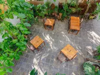 Hotel de Condor Hotel in zona Hang Duong Cemetery