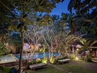 Astuti Gallery Homestay - Pools