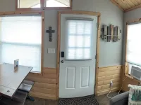 Cozy 1 King bedroom + loft cabin in charming Colorado Springs near USAFA Hotels in Gleneagle