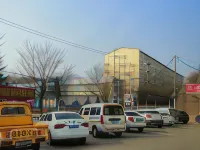 7 Days Premium Hotel (She County Longshan Avenue Beiguan Primary School) - parking