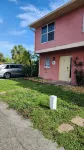 A Tropical Paradise, 2-bedroom townhouse with AC, WiFi, & pool in Ft. Myers