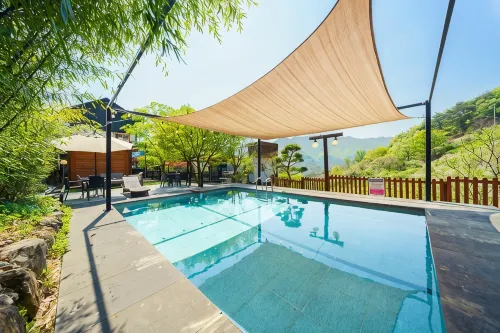 Miryang Pine Tree Pool Villa Pension - 4-Star