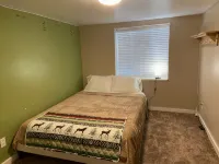 Charming 4-bedroom house on the creek in peaceful Sheridan - 3-Star