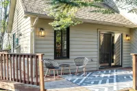 Wintergreen Mountain Cabin · Hot Tub · Sauna · Mural · Fire Pit · Game Porch