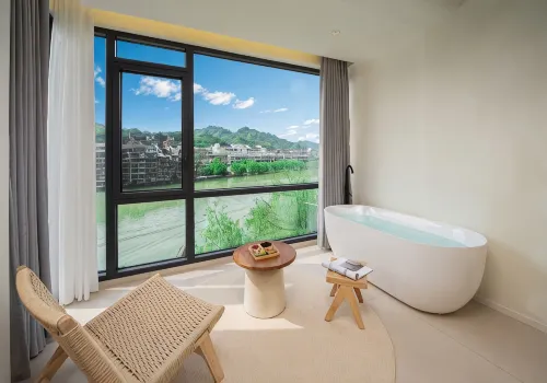 NANBEI Nanbei · Designer Aesthetic Homestay (Zhenyuan Ancient Town New Bridge)