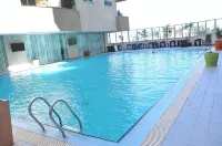 Elilly International Hotel - Rooftop Pools