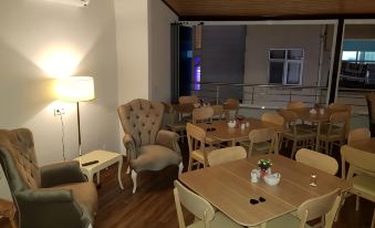 Harbour Hotel - Housity