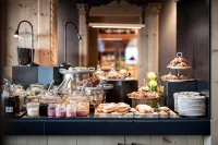 Alpstay - Hotel Acadia – Mountain Home - servizio colazione