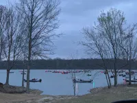 Lakeside haven near Wolf Creek Boat Ramp