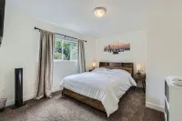 Tranquil 2-bed SeaTac Hideaway!