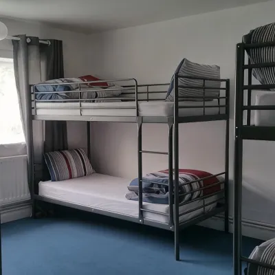 بيت شباب ذا كوين Hotels near شيباردز بوش