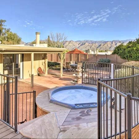 Hot Tub Mountain View Getaway in Tucson!