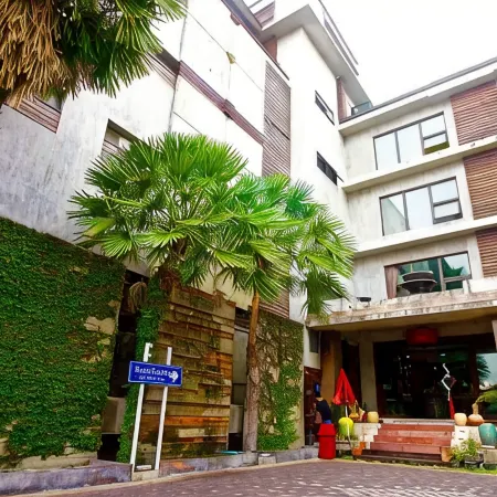Eurna Resort Hotel Отели рядом с достопримечательностью «Старый город»