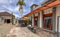 RedDoorz at Penginapan Garuda Batu