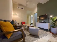 Jenjarom No. 32 Modern Cozy Homestay for 4 Pax by BeeStay - parking