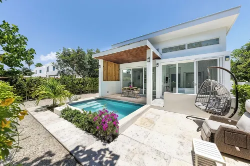 Idyllic Grace Bay Getaway villa 250 yards to Grace Bay beach - Villas