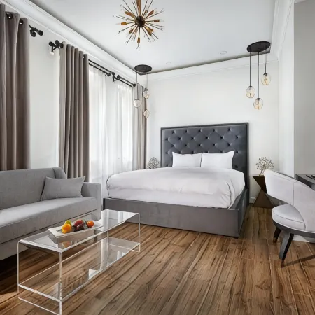 Mount Alverno Luxury Resorts