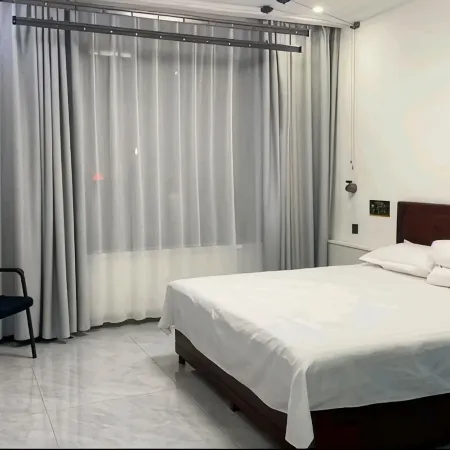 Hongyuan Business Hotel