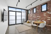 The Pix: Industrial chic at its best, Geelong West - 3-Star