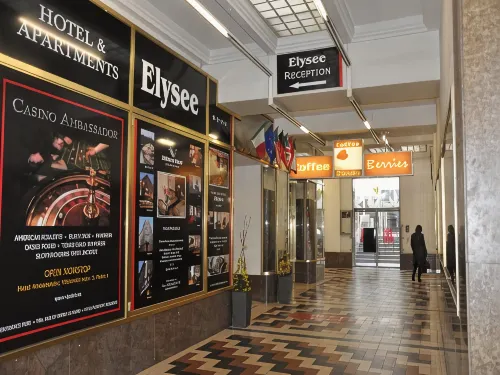 Elysee Hotel - Ramah Hewan Peliharaan