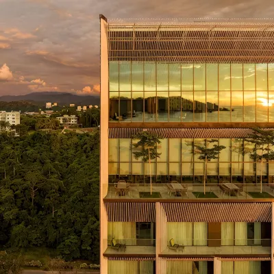 Hyatt Centric Kota Kinabalu Отели рядом с достопримечательностью «Торговый центр Oceanus Waterfront Mall»