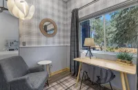 Spacious Studio, Large Deck w/ Firepit, couch and seating; Huge shower