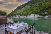 Hill River Hotel - พร้อมอาหารเช้า