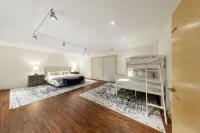 Luxury Blue Chalet with Hottub and Sauna 7000sqf of living space. Eco Friendly