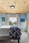 Lake Huron Beachfront, Hot Tub, Kayaks, 10 minutes to Mackinaw City - Chalets