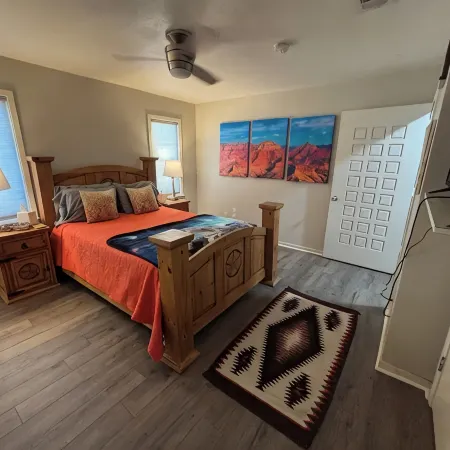 Private Country Home on 4 Acres, Open Space, Pool, Hot Tub, Gameroom, Pond
