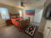 Private Country Home on 4 Acres, Open Space, Pool, Hot Tub, Gameroom, Pond