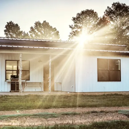 Magnolia Farmhouse - enjoy fresh air and Wi-Fi!