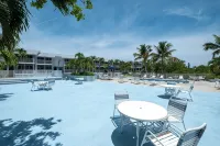 Tropical 2BR/2BA Getaway in Gorgeous Key Largo, Pool, Kayak, Lagoon, Marina, - Boutique