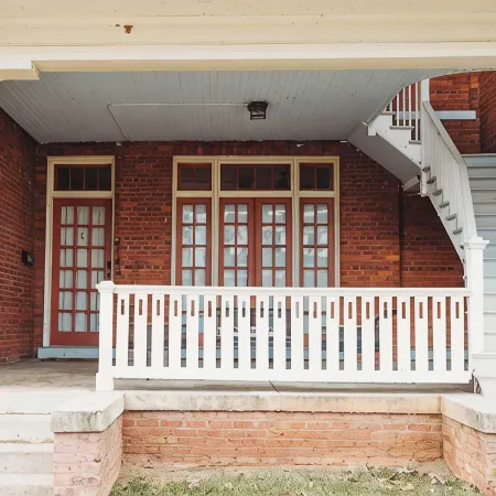 Insta-worthy 2Bd/1Ba Apt Steps from Downtown!