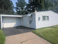 Near the park! 3-bedroom house with wifi and AC - 2-Star