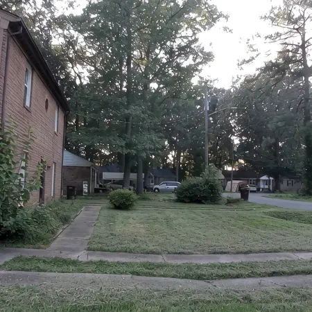 NEWLY REMODELED 2 BEDROOM DUPLEX
