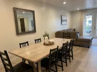 Charming 3-bedroom townhome with WiFi, AC in wonderful Washington - 4 estrellas