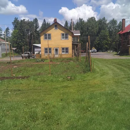 Trailside Townhouse in the center of Indian Lake