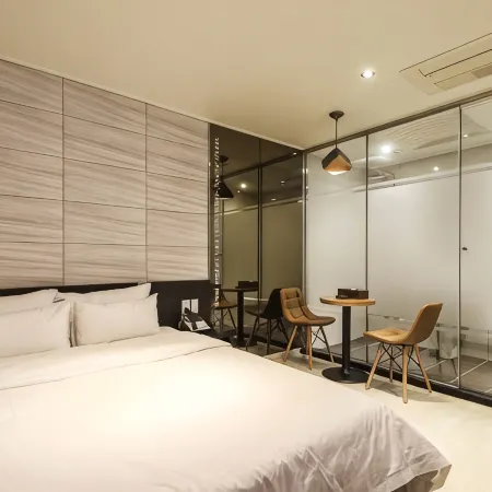 Jinju Hotel Seven
