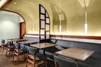伯明翰 - 因弗內斯燭木套房飯店 - 停車場