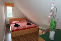 INSELVILLA - Holiday apartment on the island in Hameln