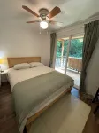 The Black Bear Cabin - 2 bedrooms in the redwoods - 샬레 호텔