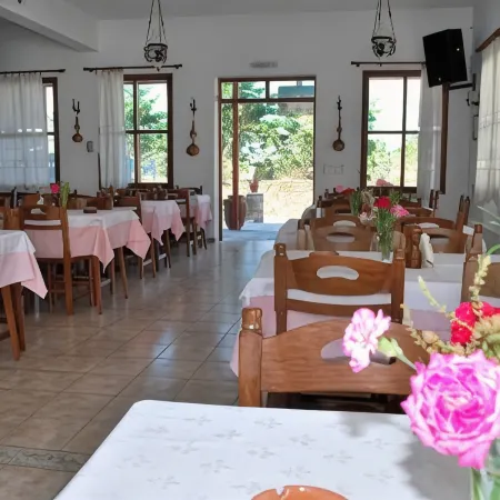 Artemon Hotel