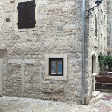 Athos Guesthouse