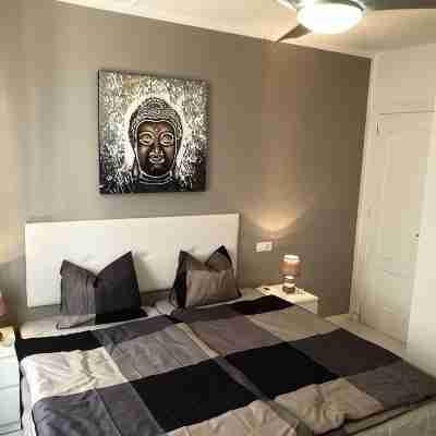 Apartment Las Flores close to beach and sea, heated pool, balcony, Wifi,SAT-TV Rooms