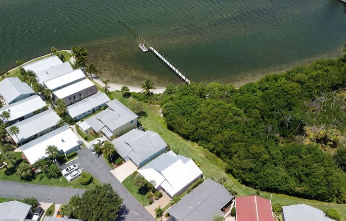 Island Time-Walk to the beach-Intercoastal home in tropical paradise!