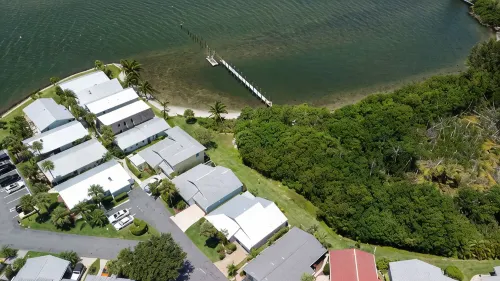 Island Time-Walk to the beach-Intercoastal home in tropical paradise!