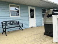 Cozy 3 bedroom, 1 bath home on Beaver Dam Lake - Homestays