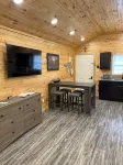 Cabin Unit 2 of 6 with 1 bedroom and WiFi, AC in serene Paige